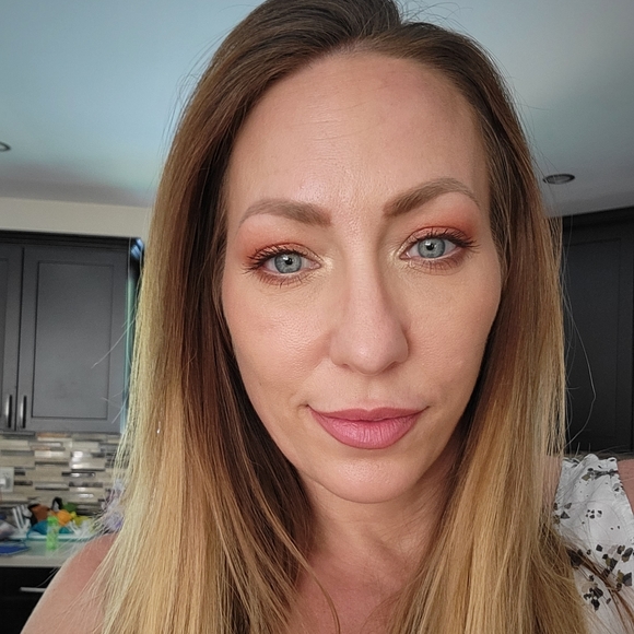 Meet your Posher, Crystal - Picture 2 of 7